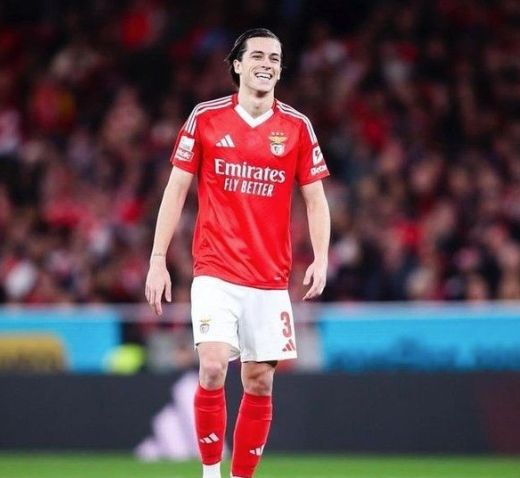 kaiyun-里程碑夜！本菲卡内部沟通，法国杯加时末段刷纪录，引发热议，身体对抗强度拉满的简单介绍