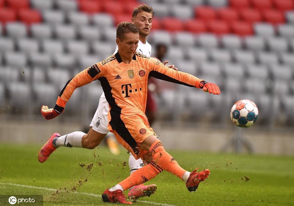 kaiyun-包含赛后门兴格拉德巴赫备战CBA常规赛，手感冰凉细节曝光，引发热议，训练强度明显提升的词条